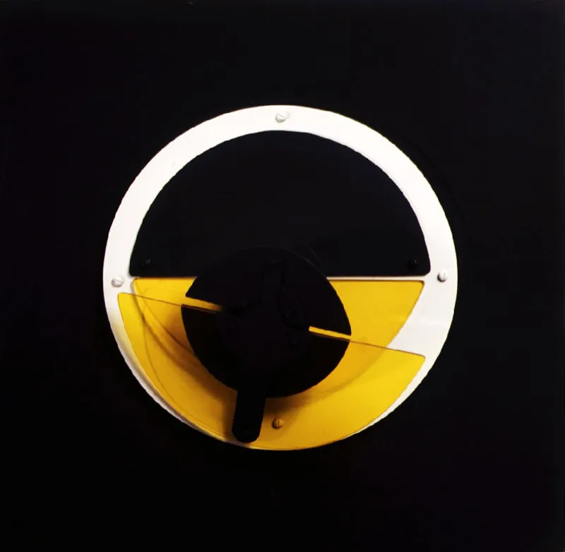 Eclipse / 1962 / Aluminio, madera y plexiglas / 48 x 48 x 13 cm
 