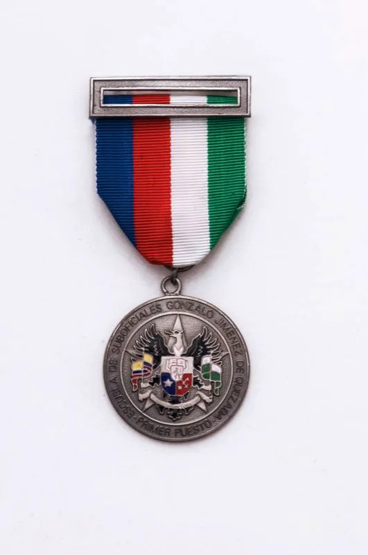 Medalla Escuela de Suboficiales Gonzalo Jimnez de Quesada 1er Puesto. 