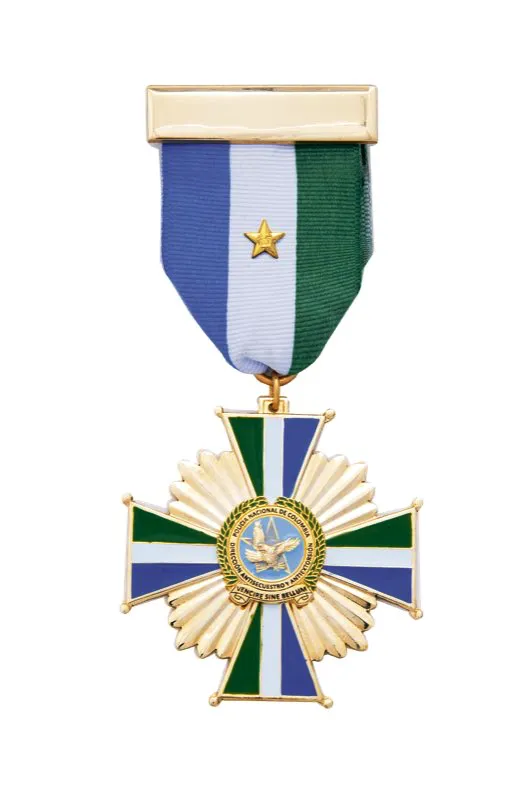 Medalla de la Direccin de Antisecuestro y Antiextorsin Teniente Coronel Luis Orlando Ospina Arias. 