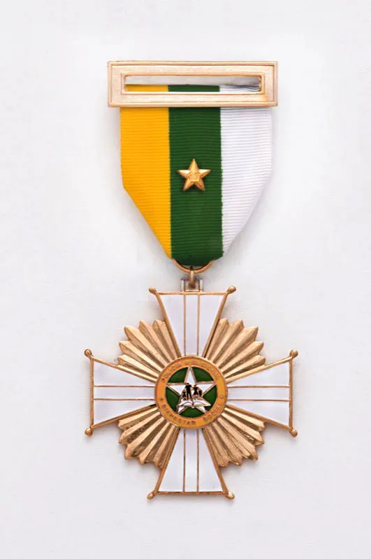Medalla de la Direccin de Bienestar Social Madre Mara de San Luis. 
