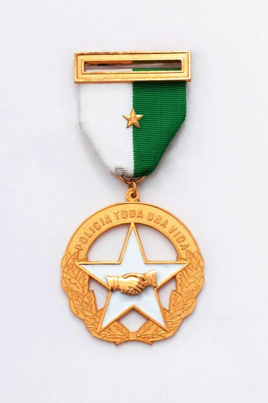 Medalla Carlos Holgun. 