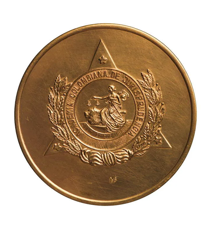 Medalla conmemorativa del 80 aniversario, dorada (anverso). 