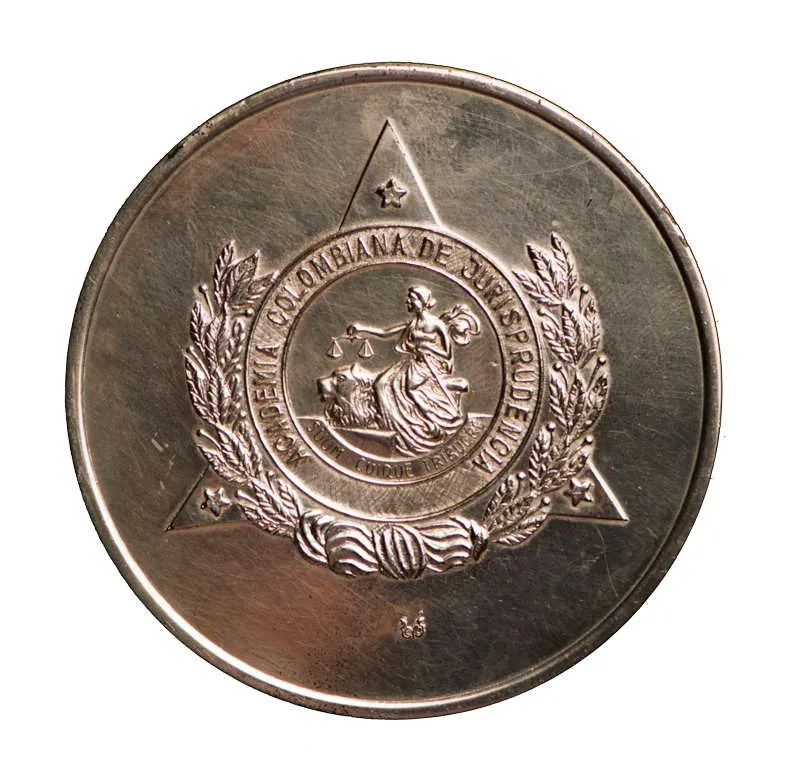 Medalla conmemorativa del 80 aniversario, plateada (anverso). 