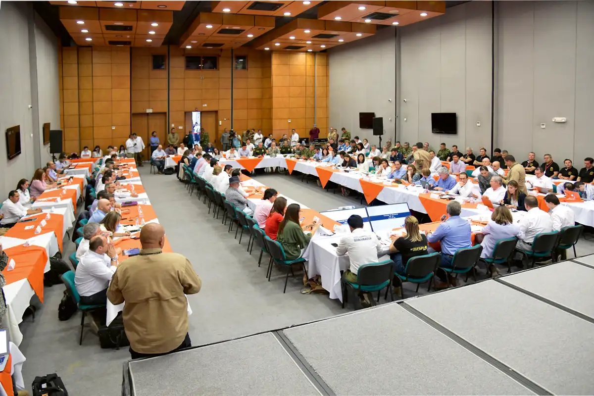 Gabinete ministerial y otros funcionarios del gobierno nacional reunidos en la Cmara de Comercio de Villavicencio, Meta, 25 de junio de 2018. 